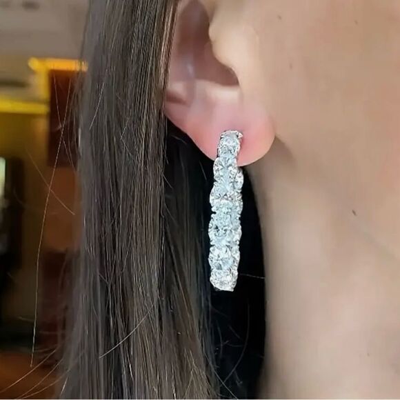 🌺 NEW sparkling CZ hoop earrings 🌺 - Picture 5 of 5